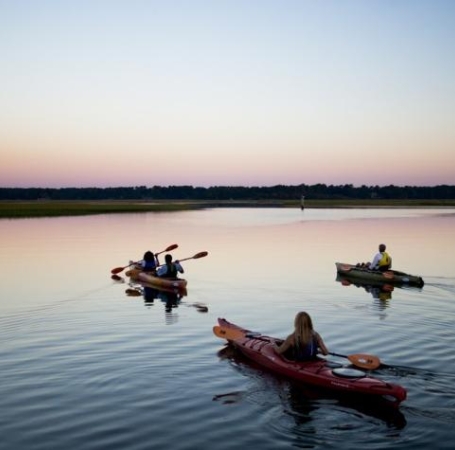 3-kayaking-at-dawn