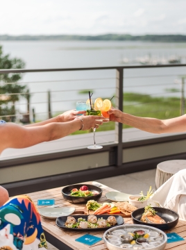 water front dining and drinks