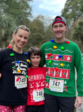 family after doing the holiday run